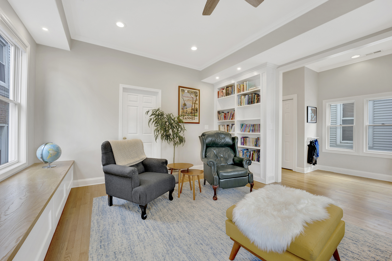 3638 N Hoyne Avenue Unit: 2