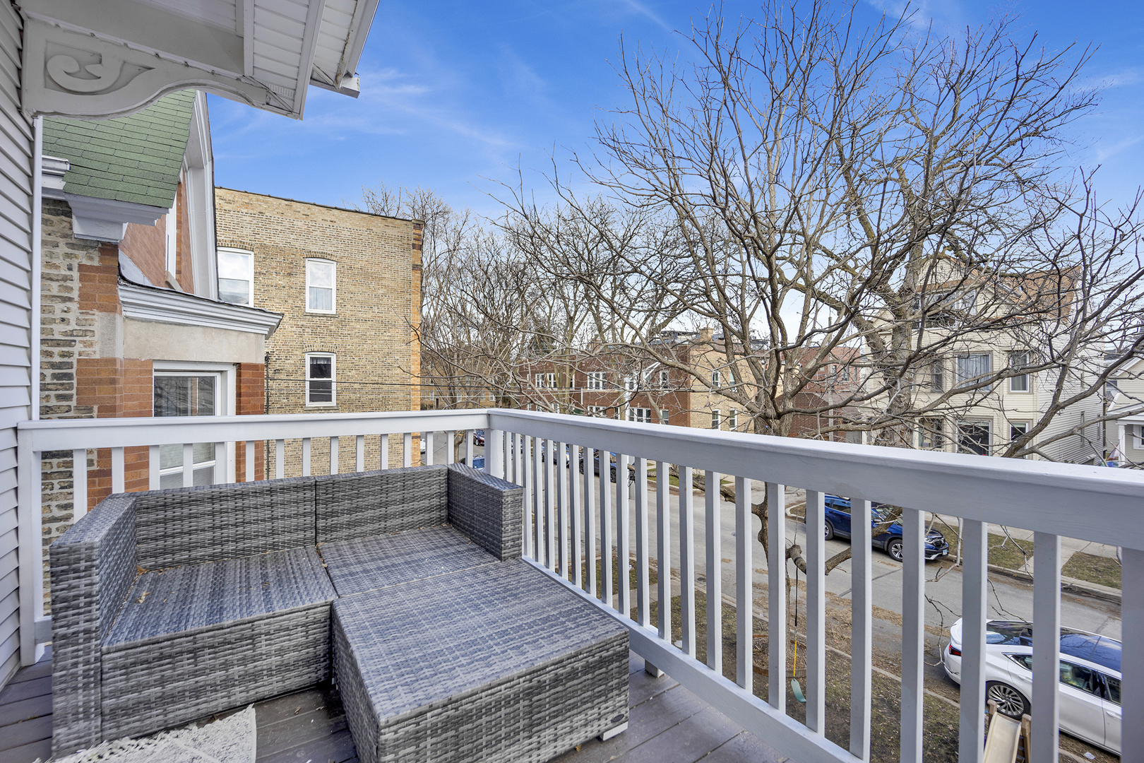 3638 N Hoyne Avenue Unit: 2
