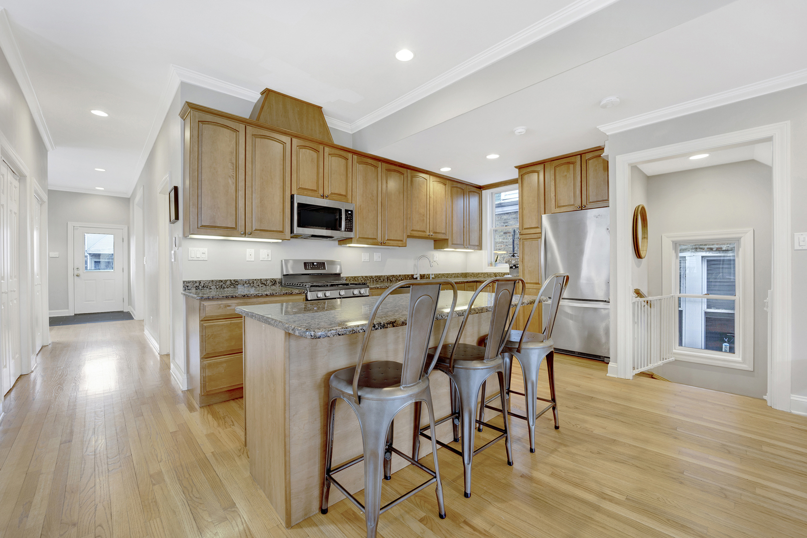 3638 N Hoyne Avenue Unit: 2