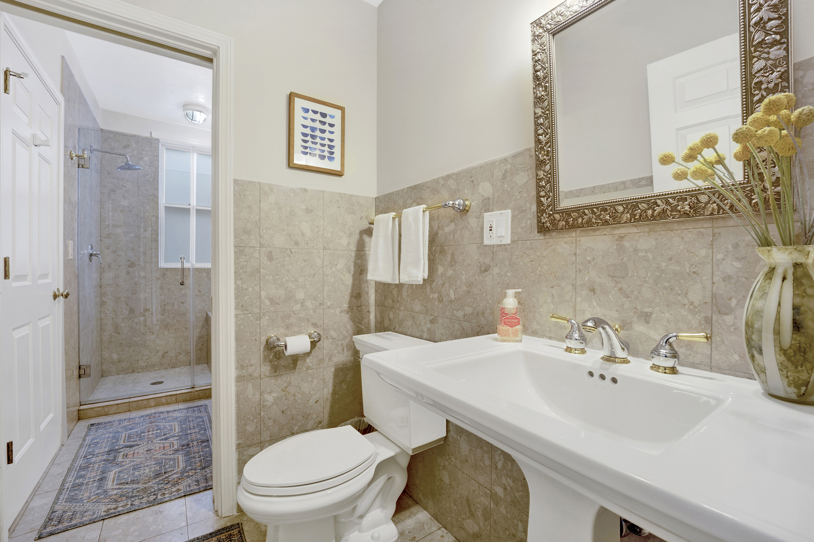 3638 N Hoyne Avenue Unit: 2