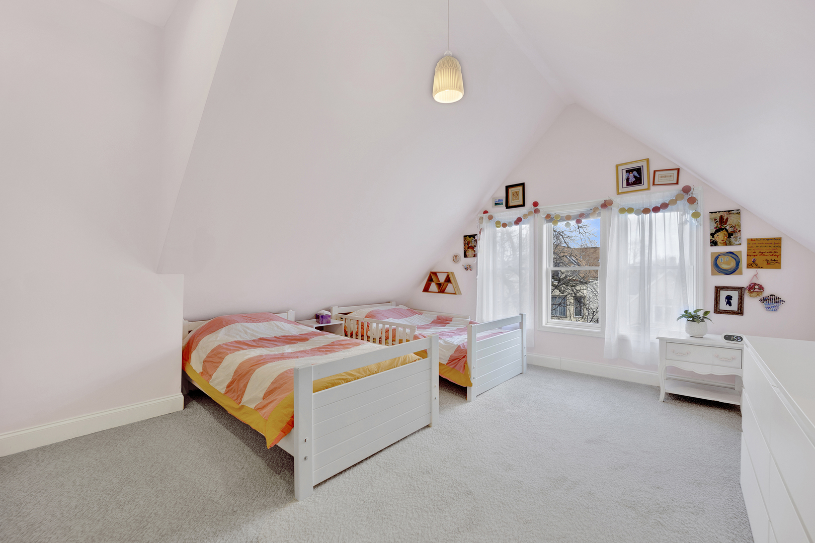 3638 N Hoyne Avenue Unit: 2