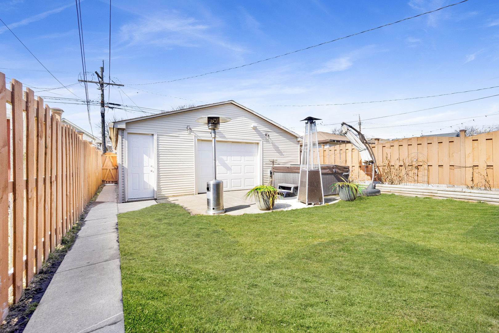 4566 N Meade Avenue