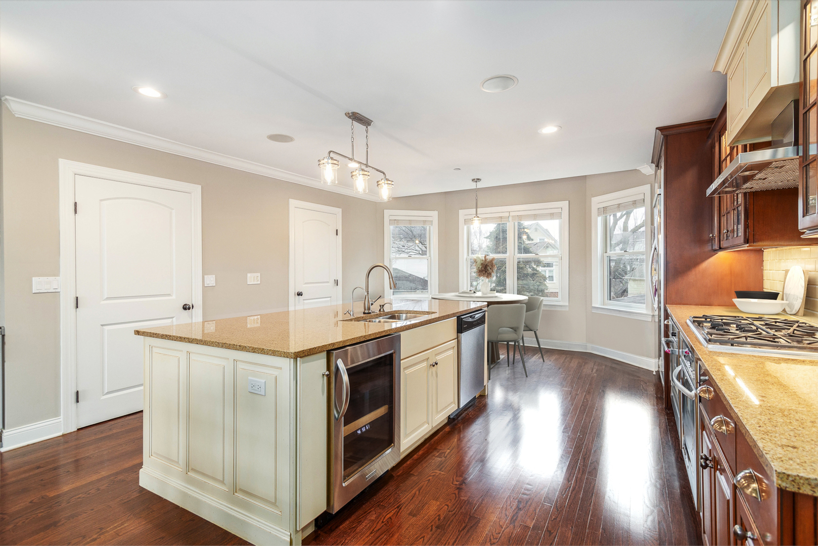 241 N Northwest Highway