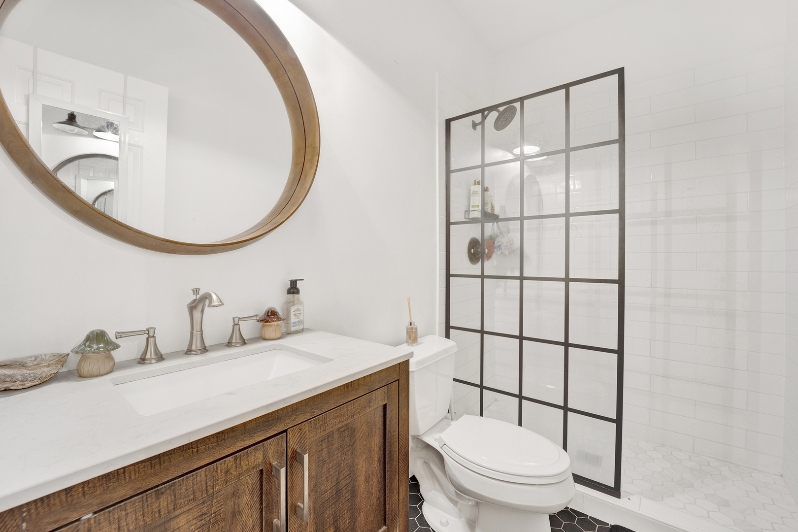 2858 N Damen Avenue Unit: 1