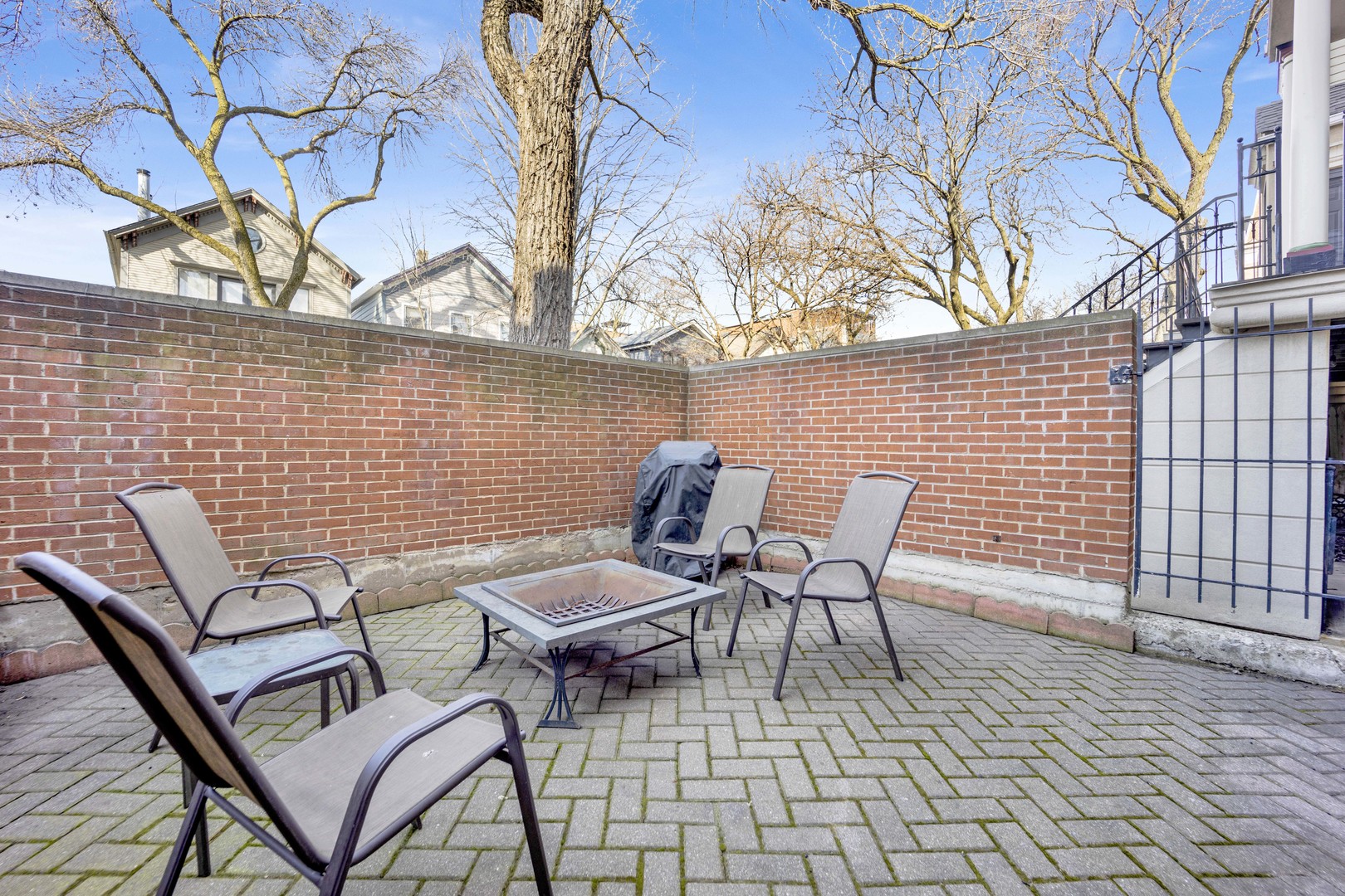 1833 N Bissell Street Unit: 1