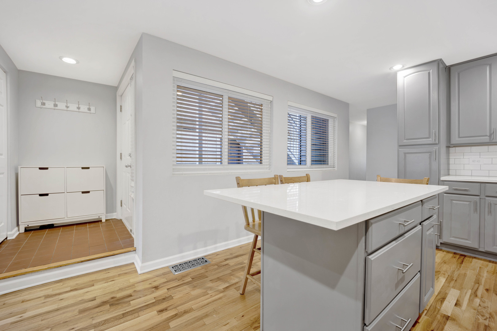 1833 N Bissell Street Unit: 1