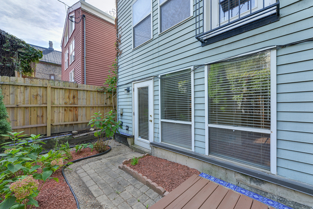 1833 N Bissell Street Unit: 1