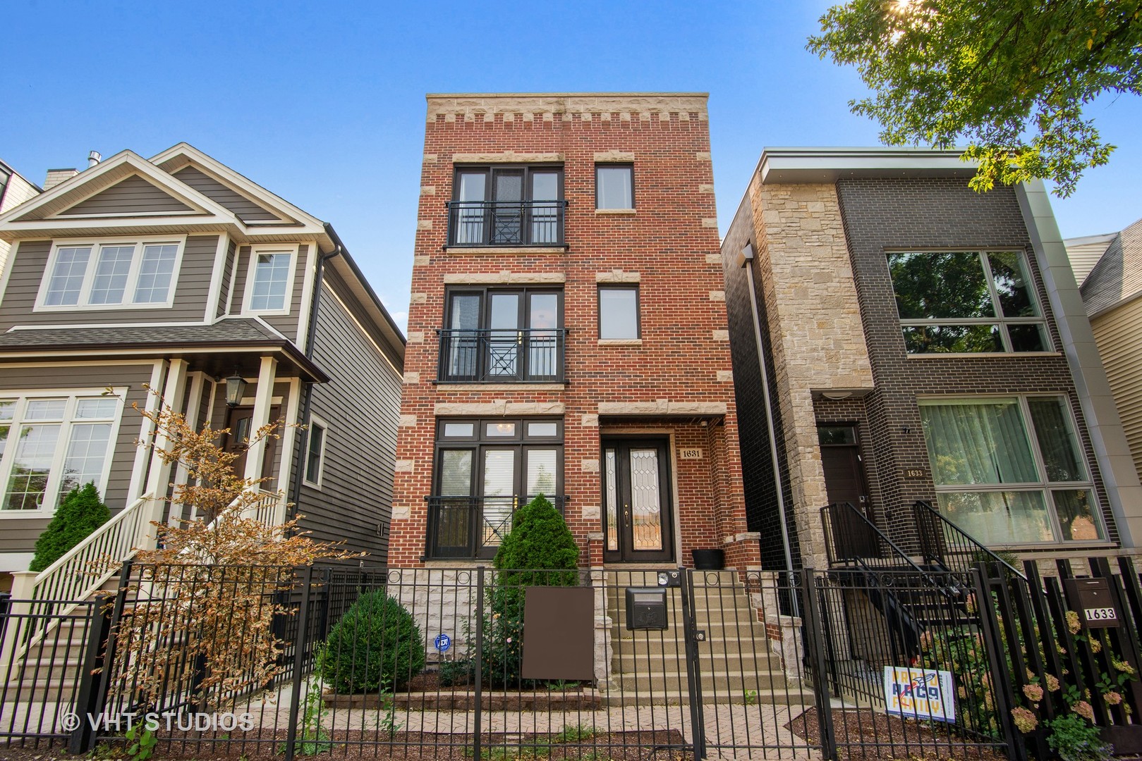 1631 W WOLFRAM Street