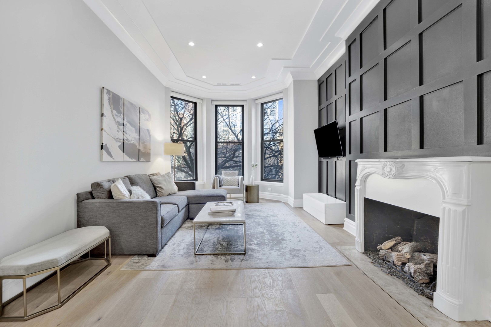 816 N Dearborn Street Unit: 2