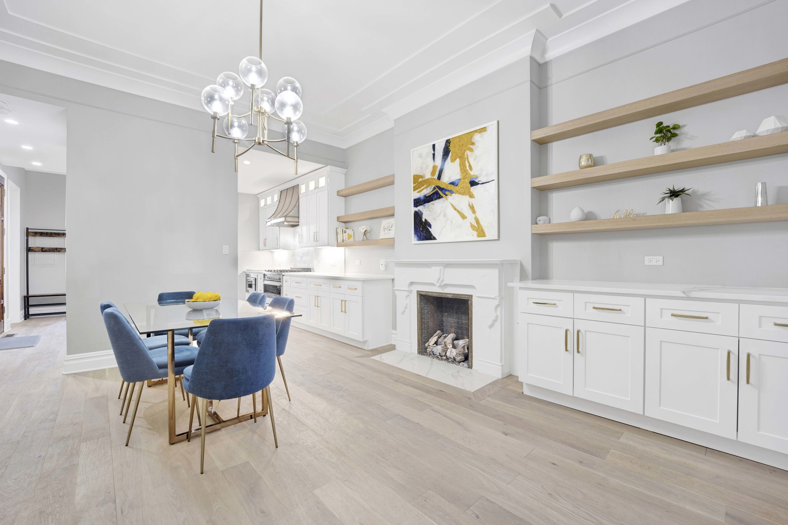 816 N Dearborn Street Unit: 2