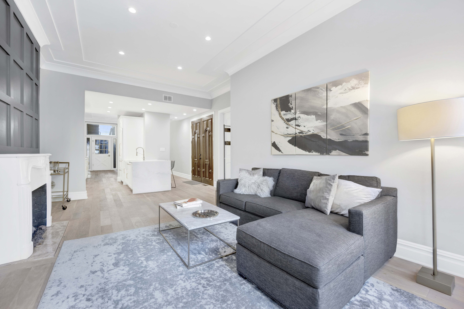 816 N Dearborn Street Unit: 2