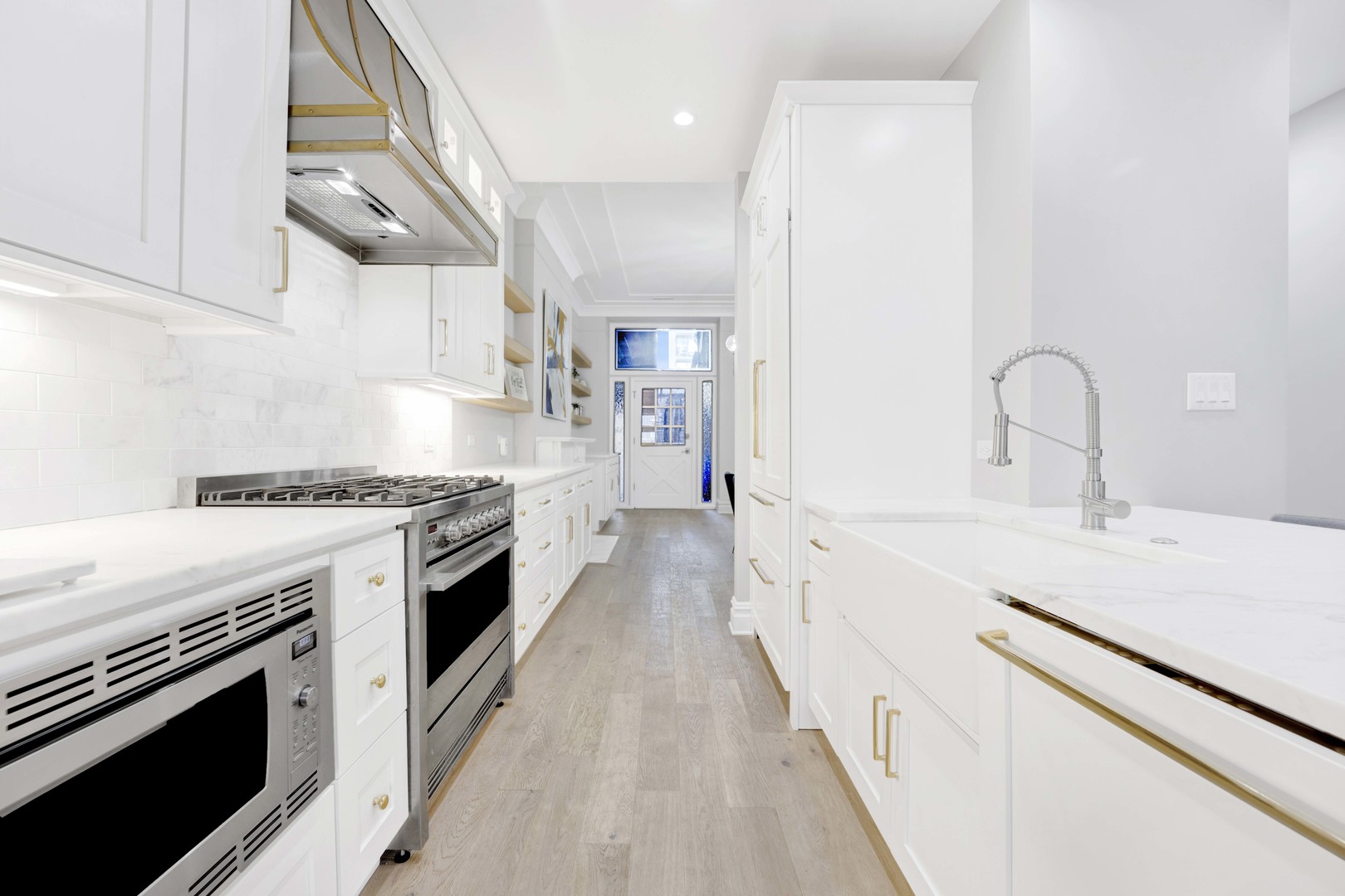 816 N Dearborn Street Unit: 2