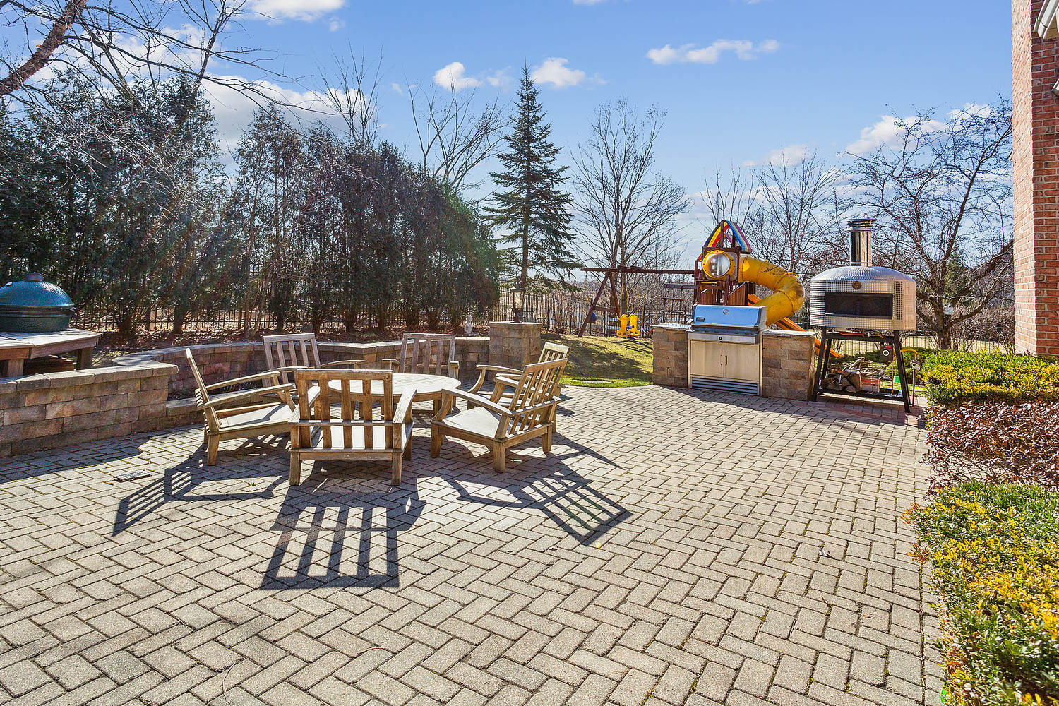 10931 Royal Oaks Lane
