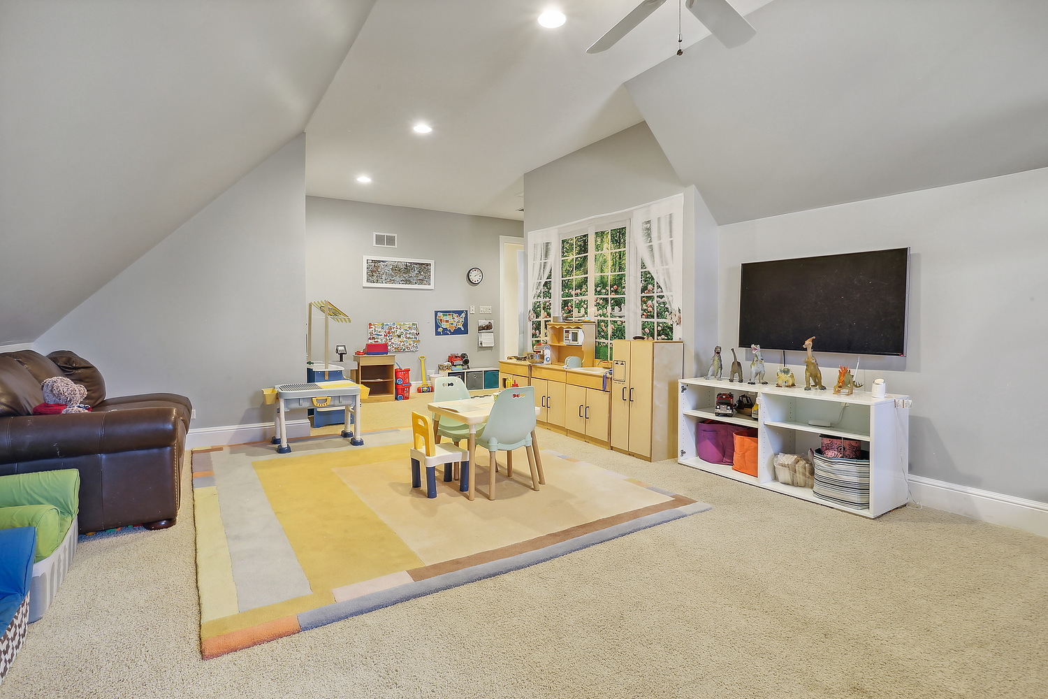 10931 Royal Oaks Lane