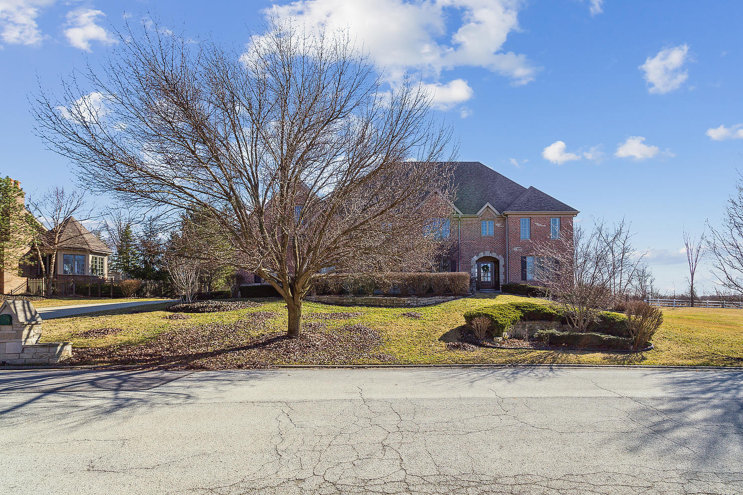10931 Royal Oaks Lane