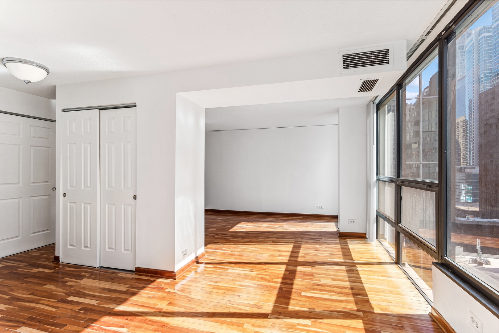 230 E ONTARIO Street Unit: 1504
