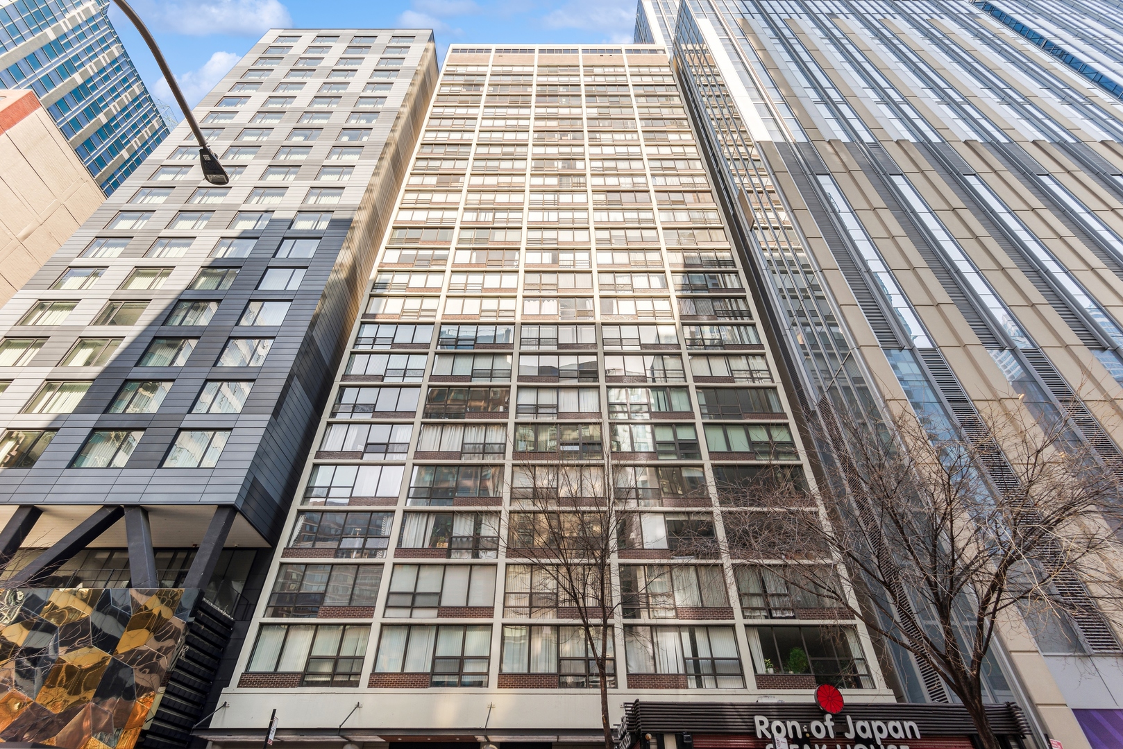 230 E ONTARIO Street Unit: 1504