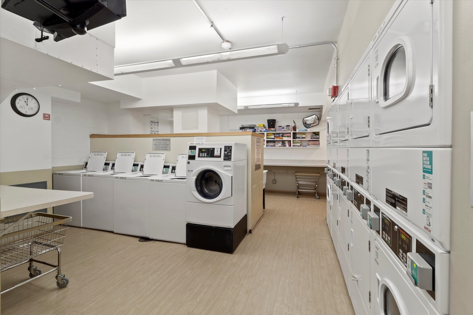 230 E ONTARIO Street Unit: 1504