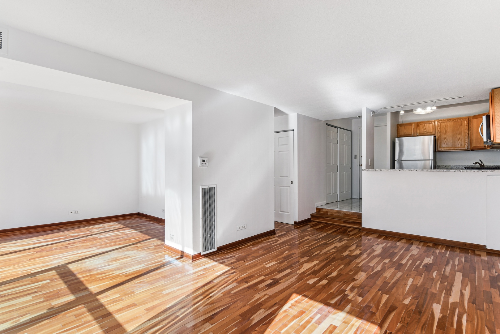 230 E ONTARIO Street Unit: 1504