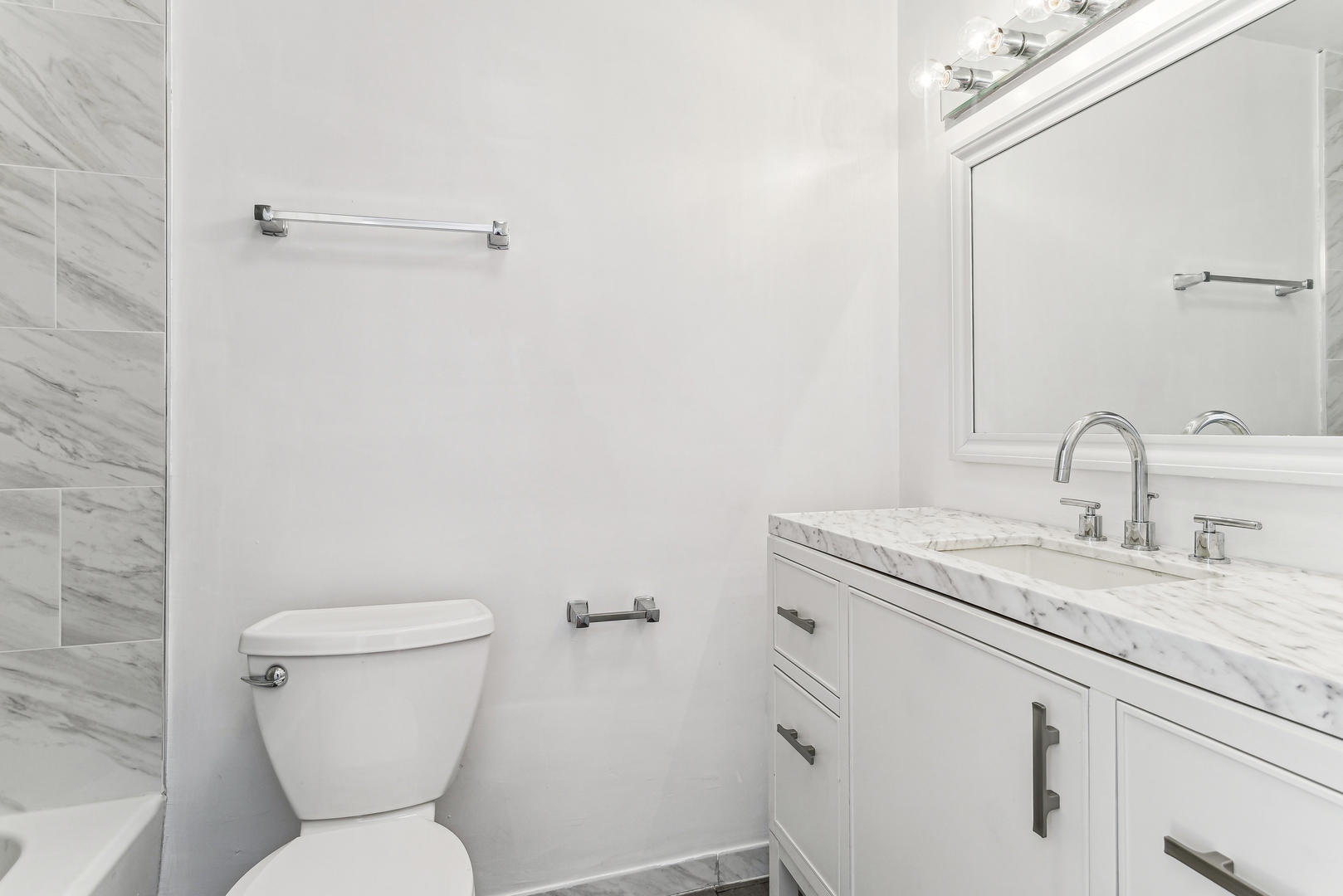 230 E ONTARIO Street Unit: 1504