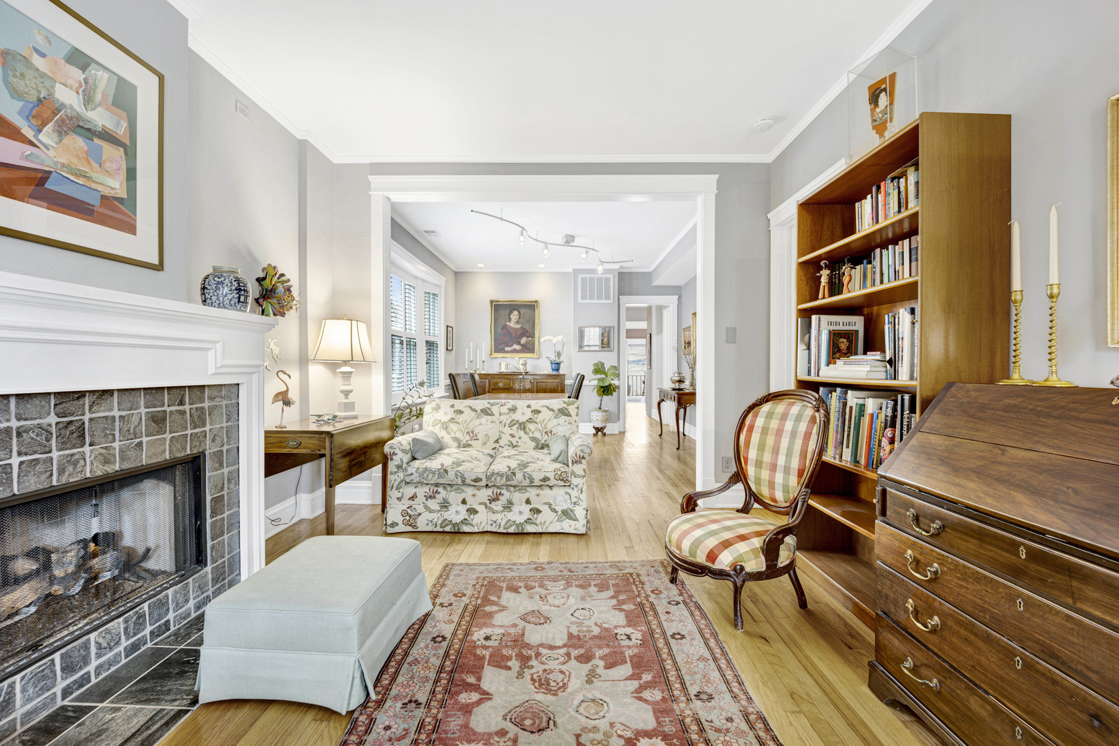 2104 W Addison Street Unit: 2