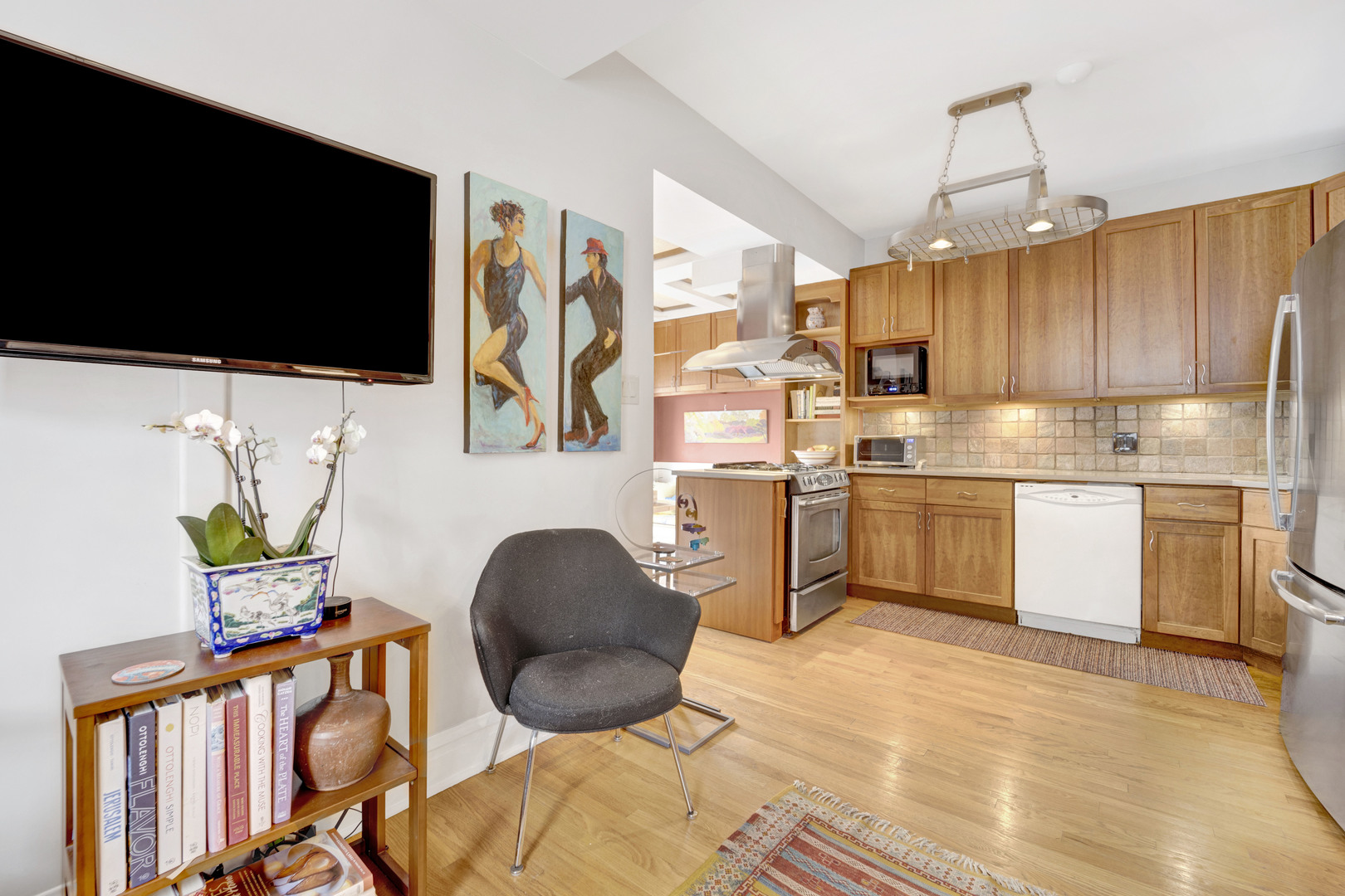 2104 W Addison Street Unit: 2