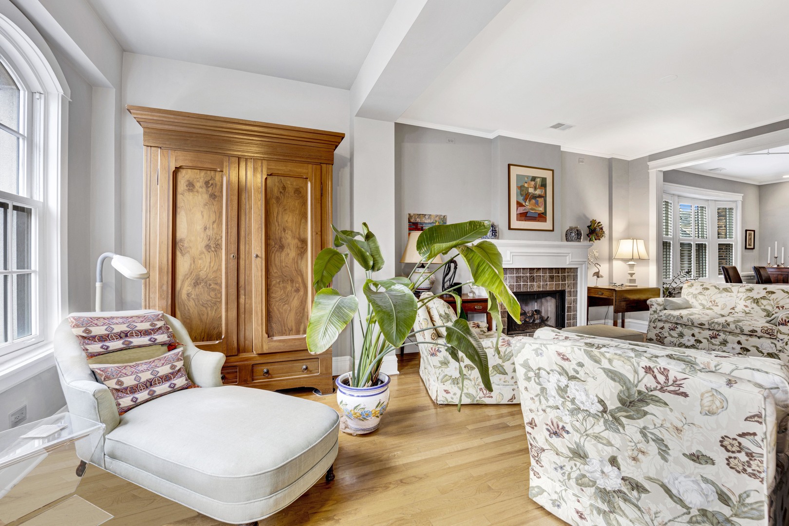 2104 W Addison Street Unit: 2