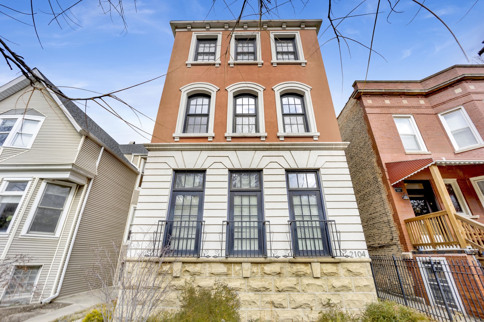 2104 W Addison Street Unit: 2