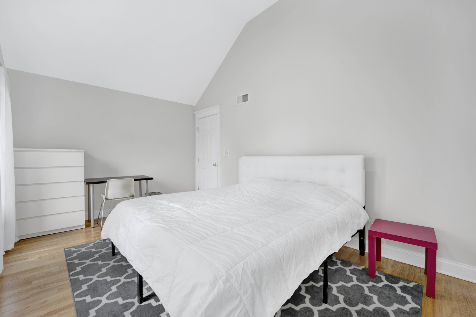 2469 W Cullom Avenue