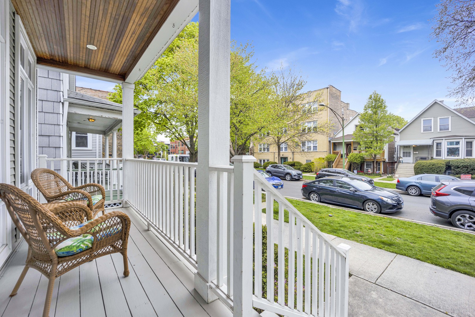 2469 W Cullom Avenue