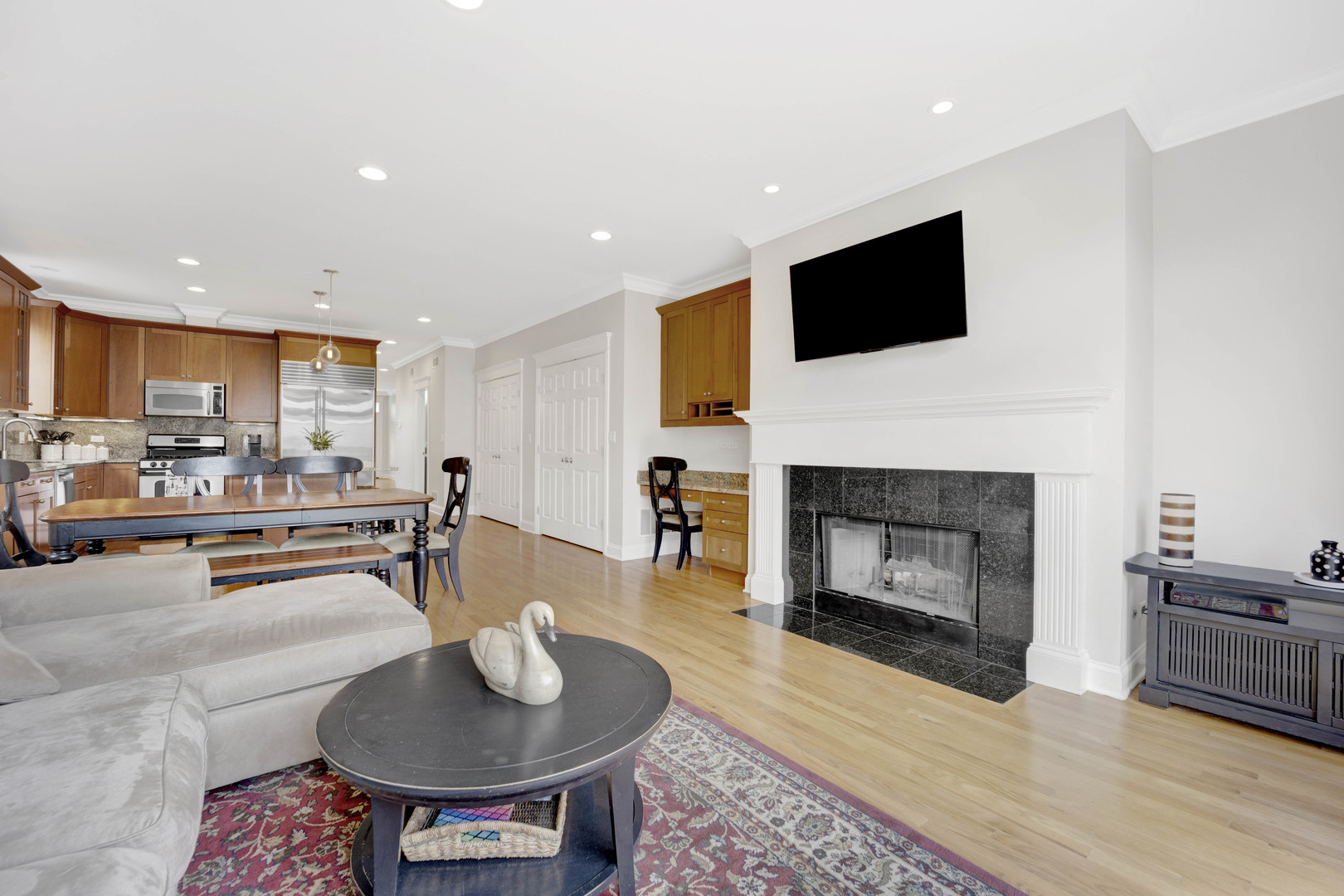 2469 W Cullom Avenue