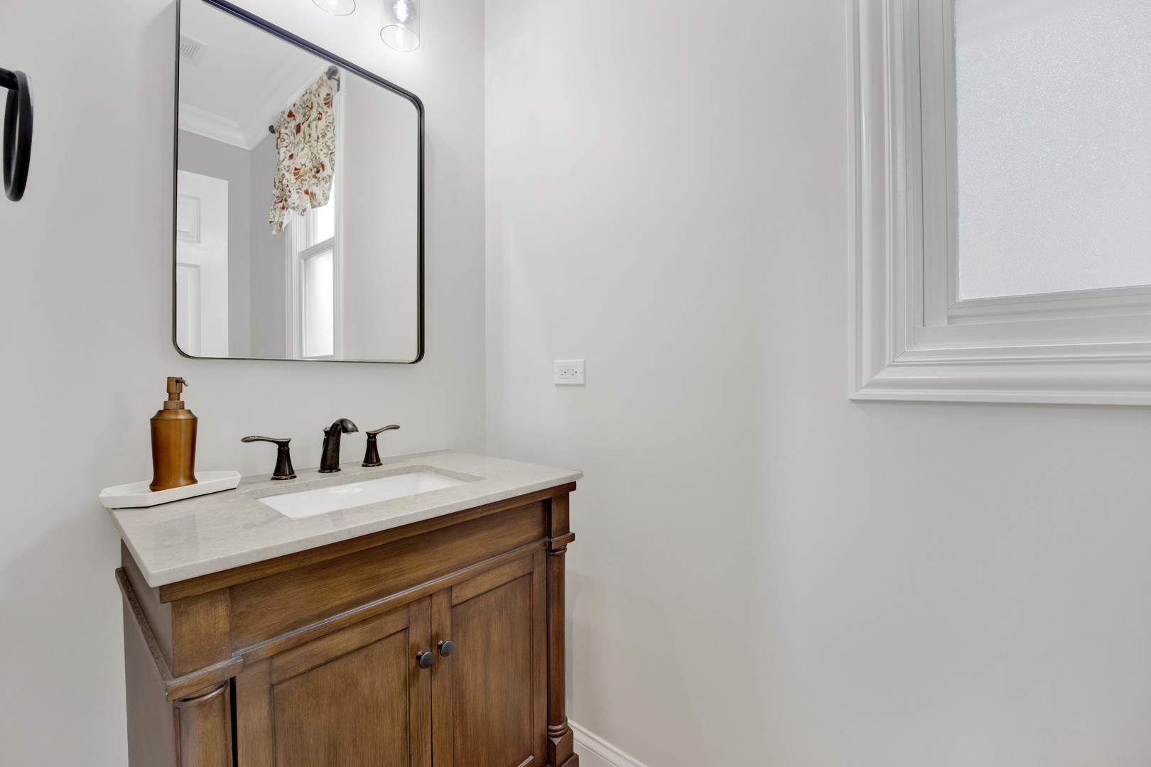 2469 W Cullom Avenue