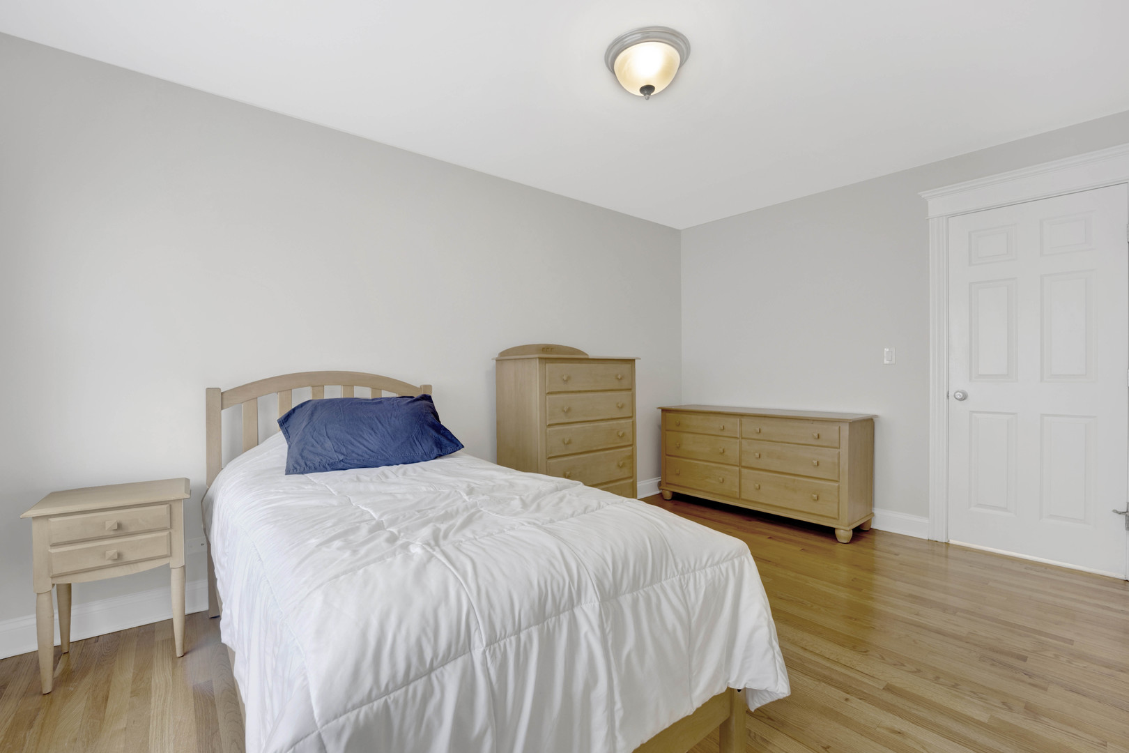 2469 W Cullom Avenue