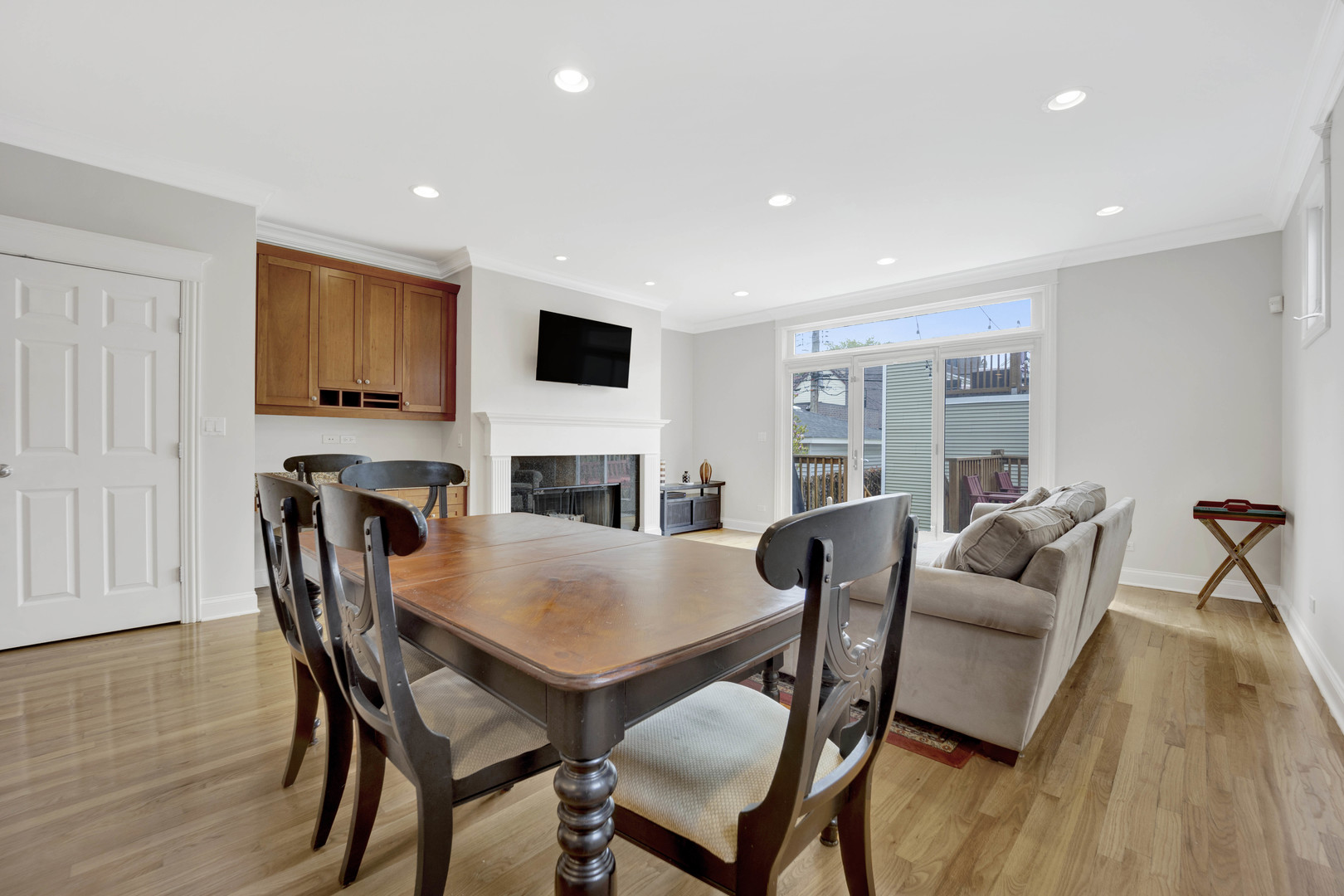 2469 W Cullom Avenue