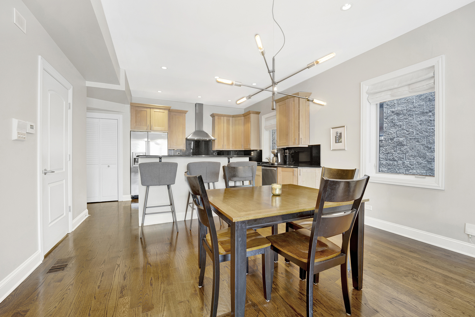1321 N BOSWORTH Avenue Unit: 1S