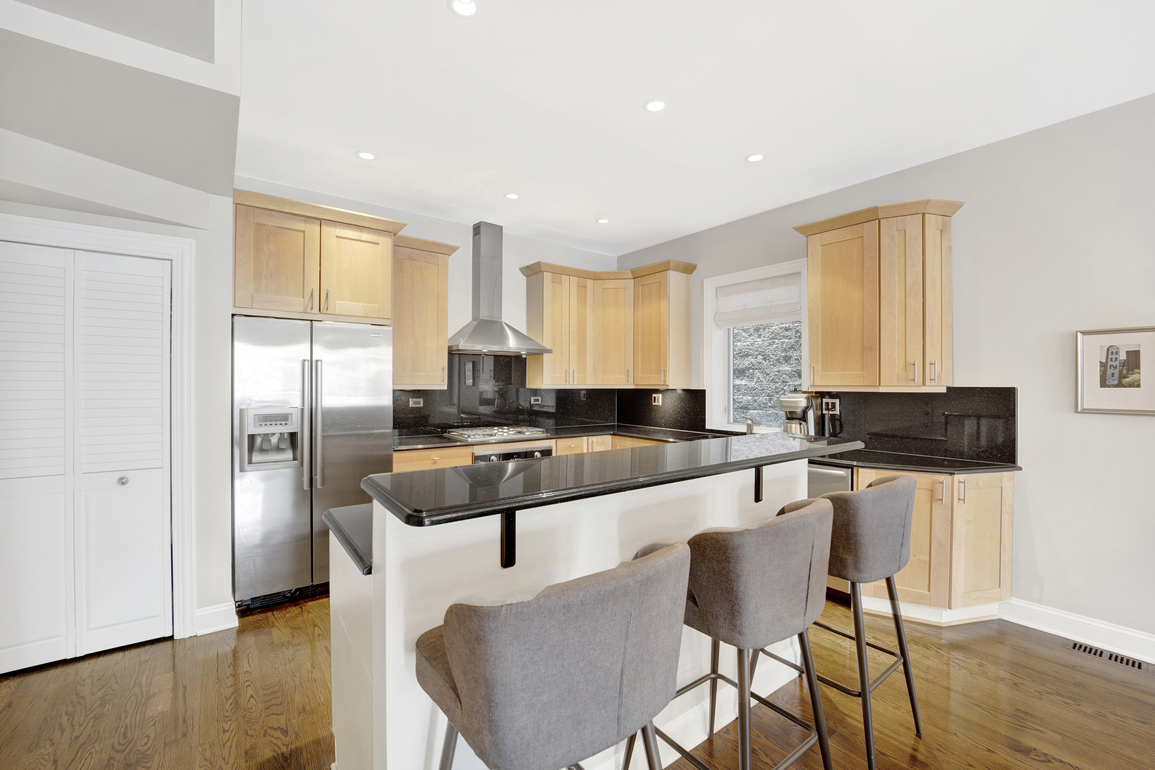 1321 N BOSWORTH Avenue Unit: 1S