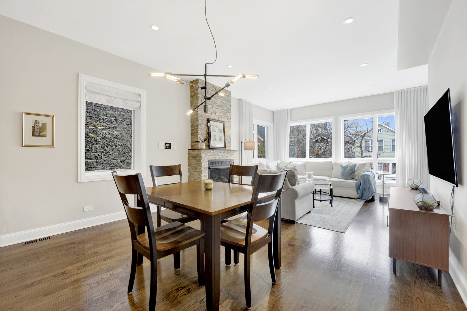 1321 N BOSWORTH Avenue Unit: 1S