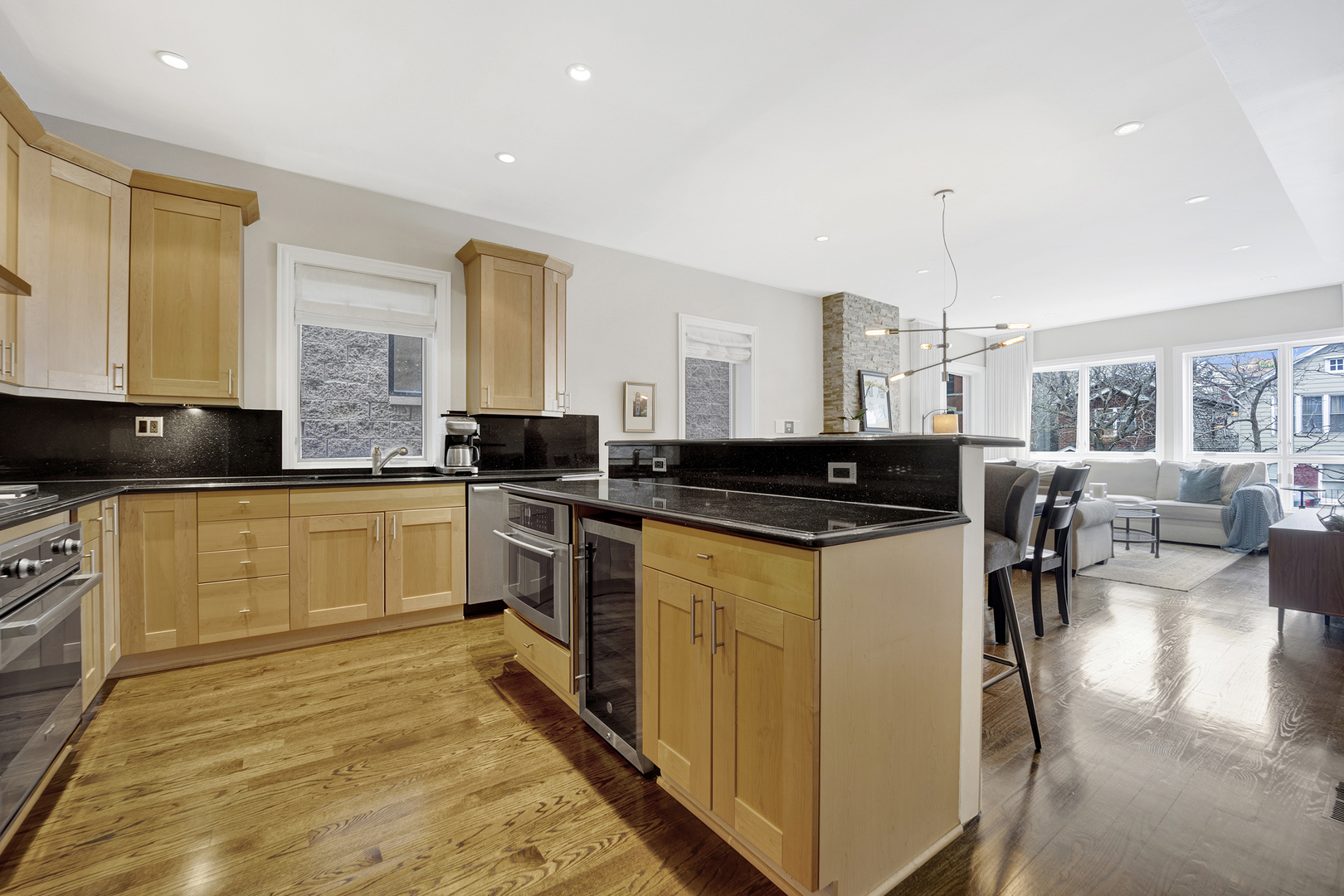 1321 N BOSWORTH Avenue Unit: 1S