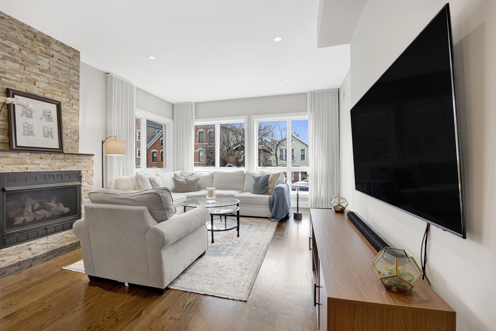 1321 N BOSWORTH Avenue Unit: 1S