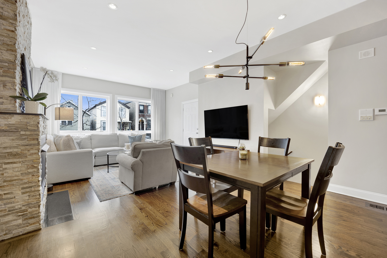 1321 N BOSWORTH Avenue Unit: 1S
