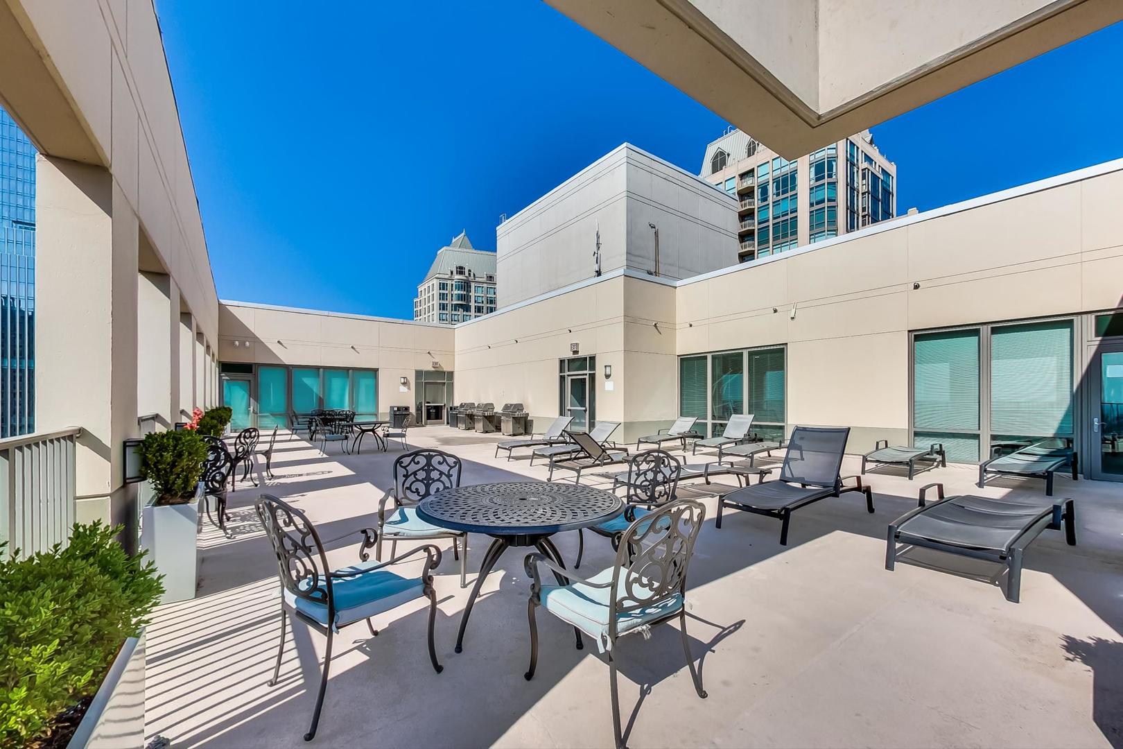 2 E Erie Street Unit: 3506