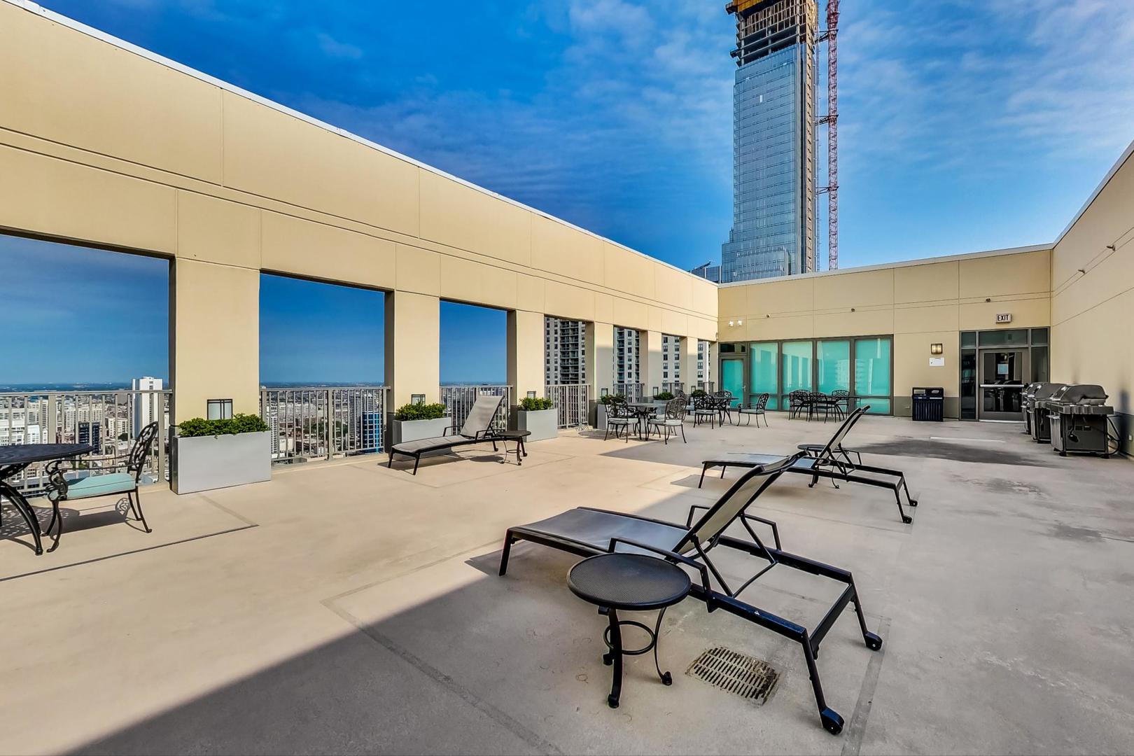 2 E Erie Street Unit: 3506