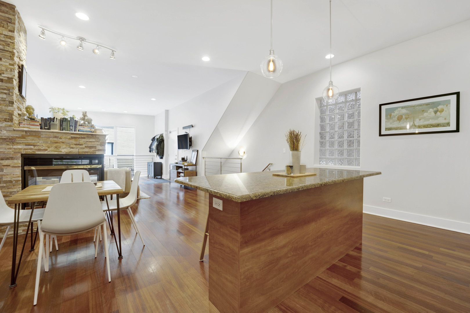 1531 W Fry Street Unit: 1
