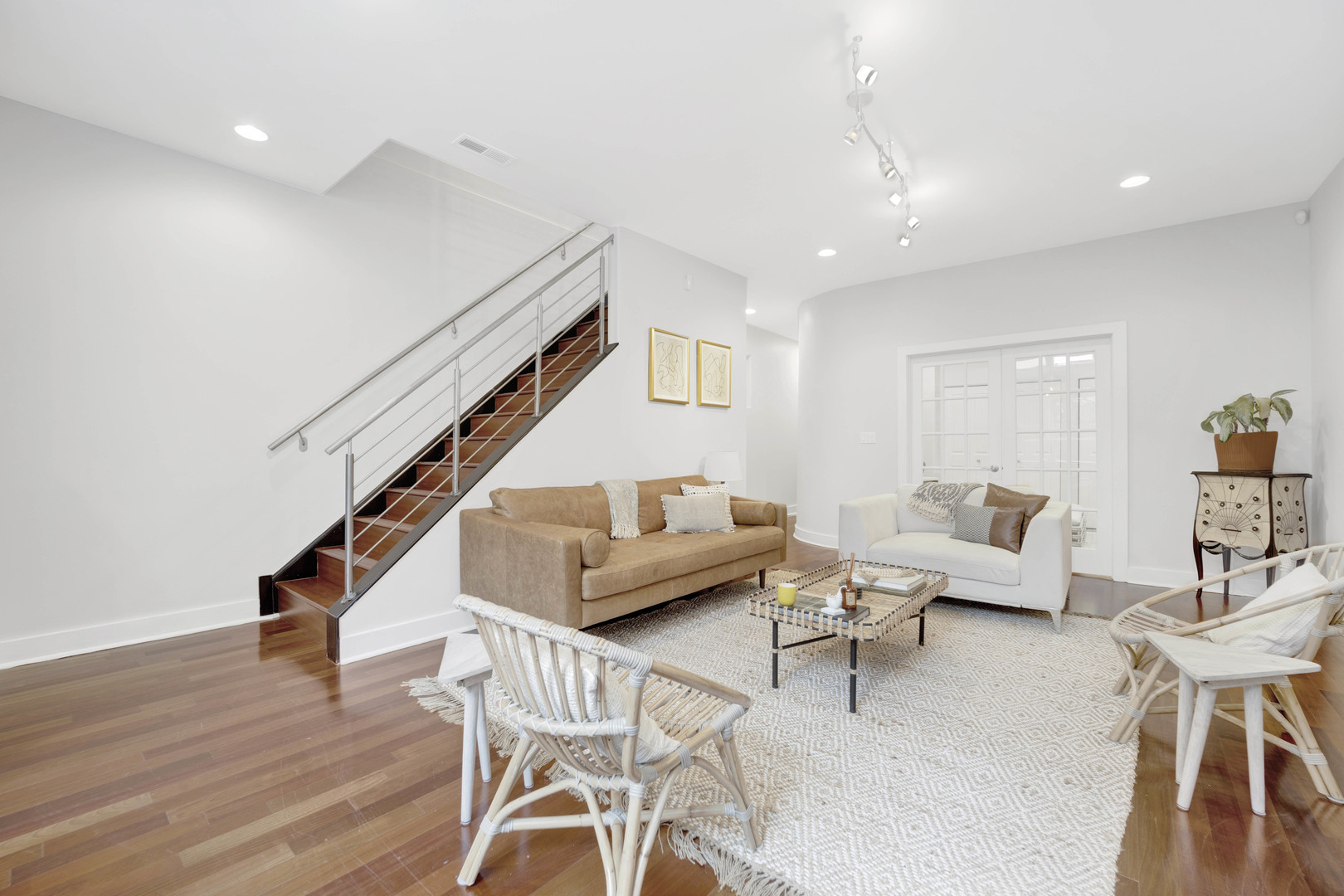 1531 W Fry Street Unit: 1