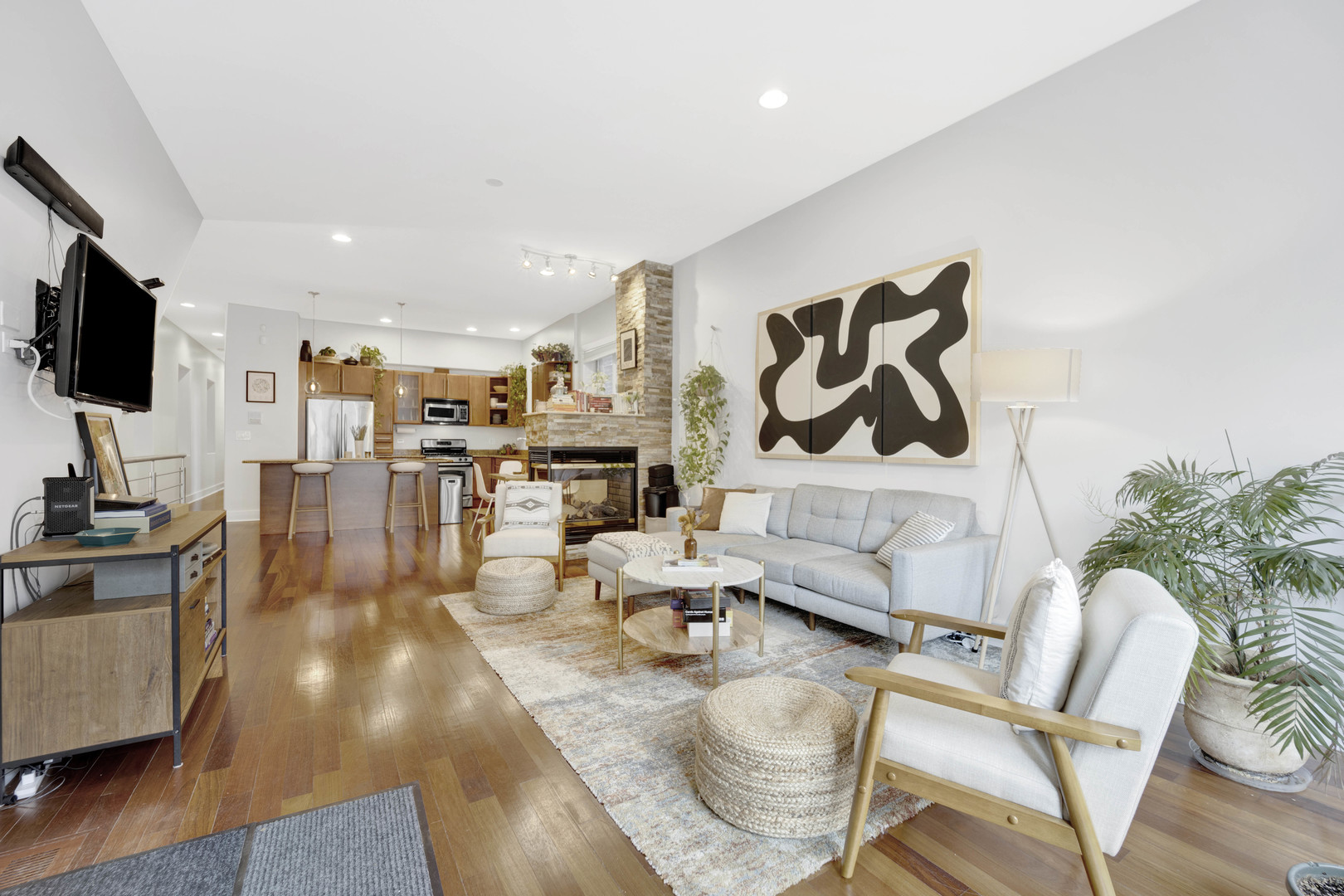 1531 W Fry Street Unit: 1