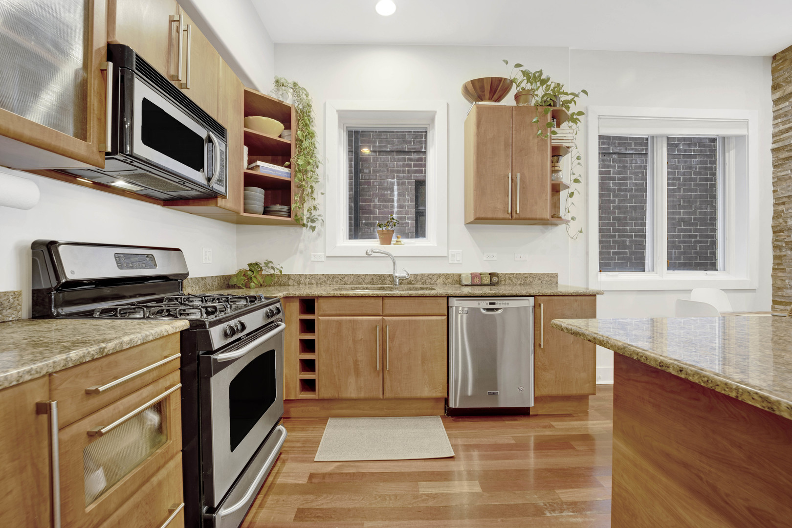 1531 W Fry Street Unit: 1