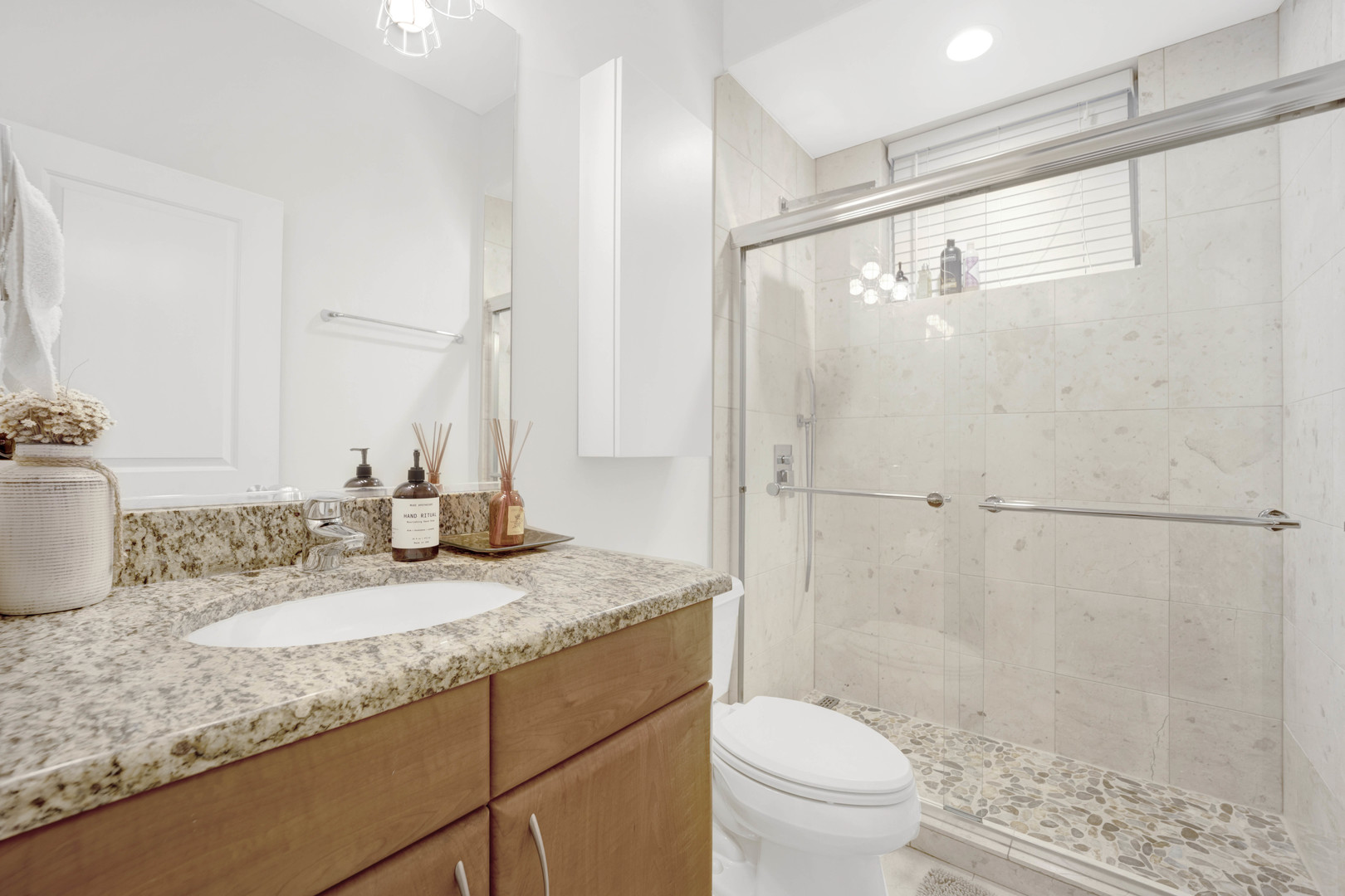 1531 W Fry Street Unit: 1