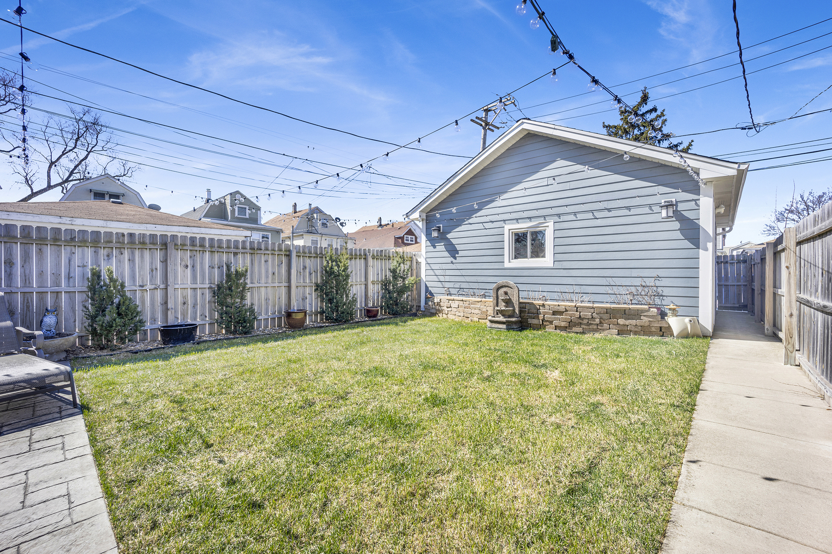 4614 N Kostner Avenue
