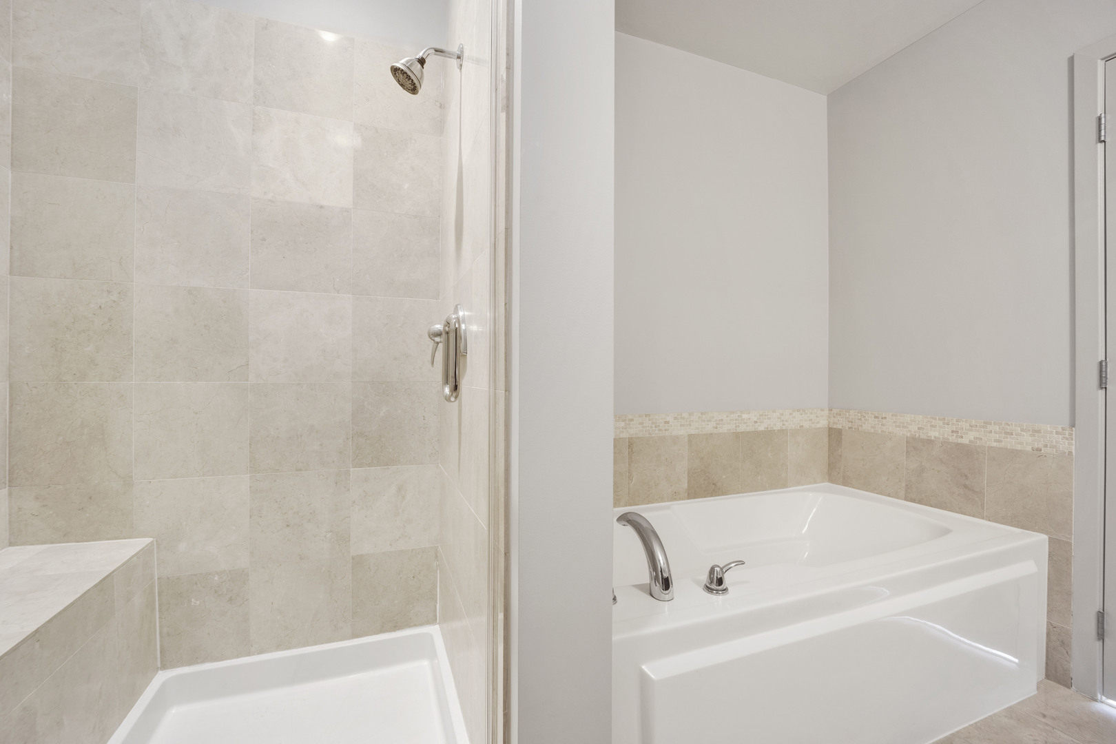 500 W Superior Street Unit: 1307