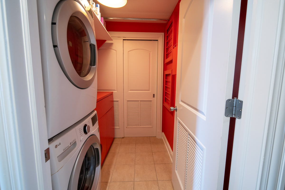 4343 N Western Avenue Unit: 201